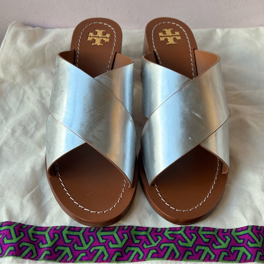 TORY BURCH SILVER METALLIC MONTROSE STACKED BLOCK HEEL SLIDE SANDALS BRAND NEW - Picture 10 of 16
